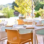 Logis Restaurant Le Chene 3* Rocher