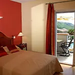 Logis Restaurant Le Chene Rocher