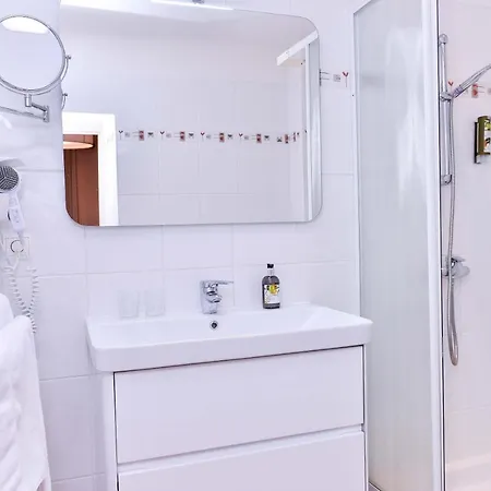 Le Chêne Hotel 3*