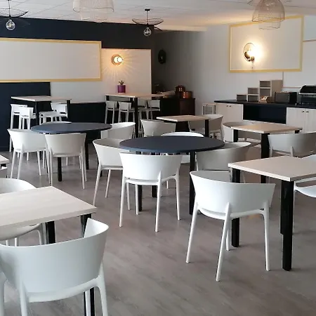 Logis Restaurant Le Chene Hotel 3*