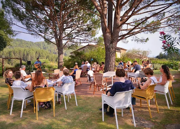 Hotel Logis Restaurant Le Chene 3*