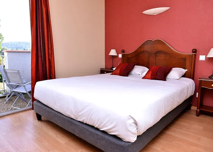 Logis Restaurant Le Chene Hotel 3*