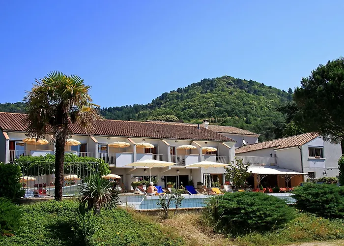 Logis Restaurant Le Chene 3* Rocher