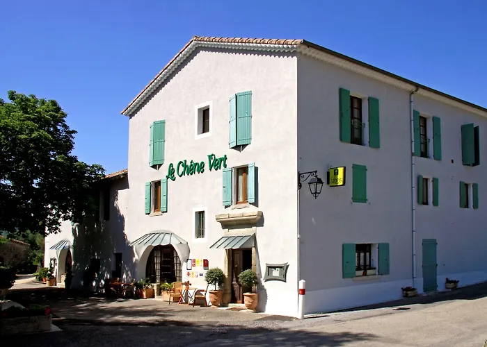 Hotel Logis Restaurant Le Chene 3*