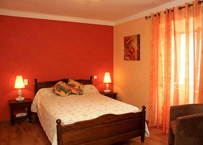 Hotel Logis Restaurant Le Chene