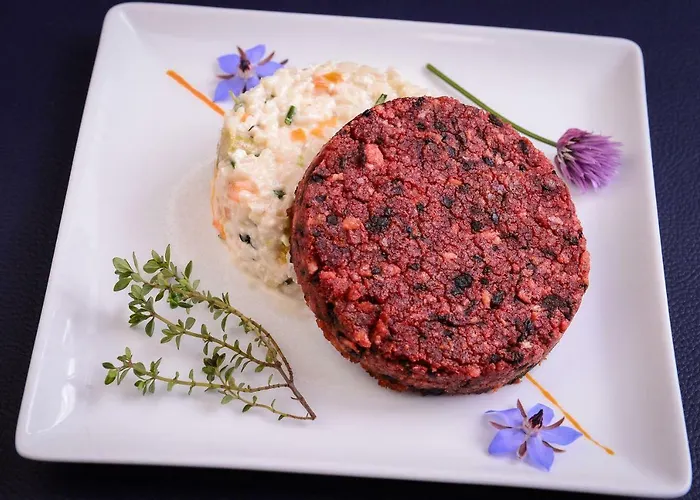 Logis Restaurant Le Chene Rocher